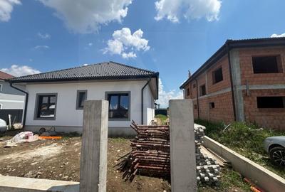 Casă individuală cu 4 camere cu Canalizare în Cristian - 5