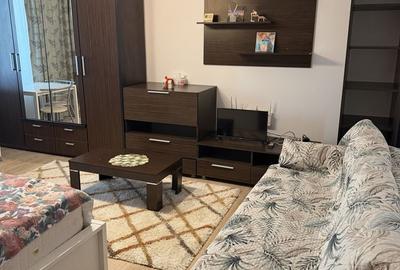 Garsonieră decomandată în Gorjului