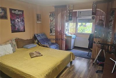 Apartament cu 4 camere decomandat în Micro 16 - 2