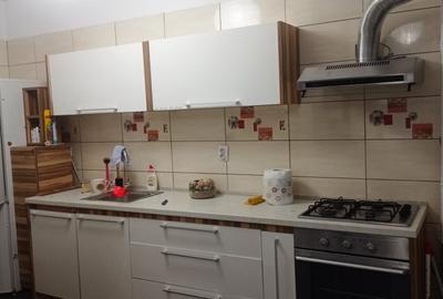 Apartament cu 3 camere semidecomandat în Fundeni - 2