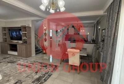 Casă cu 10 camere cu Teren 500 Mp în Central