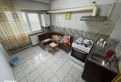 Apartament cu 3 camere decomandat în ICIL