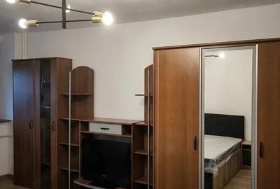 Garsonieră semidecomandată în Titan