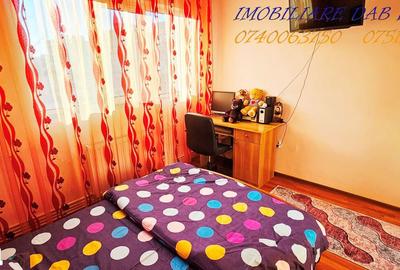 Apartament cu 3 camere, mobilat în Micro 20 - 11
