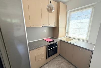 Apartament cu 3 camere semidecomandat în Brâncoveanu