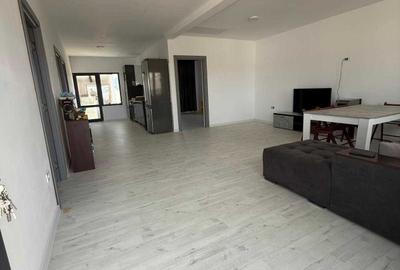 Casă cu 3 camere cu Teren 300 Mp în Central
