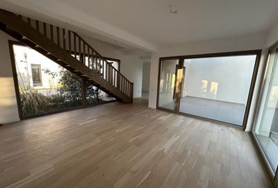 Duplex cu 5 camere cu Canalizare în Exterior Nord - 1