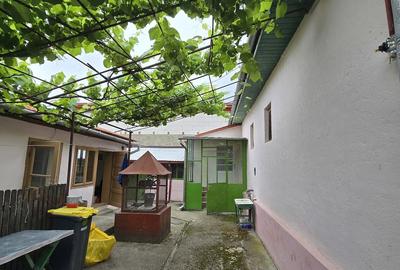 Casă cu 3 camere cu Teren 250 Mp în Central - 10
