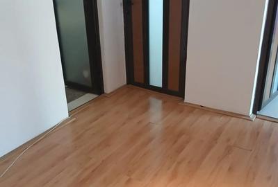 Apartament cu 3 camere decomandat în Central - 3