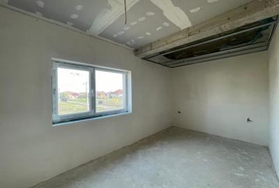 Duplex cu 4 camere cu Canalizare în Moșnița Veche - 9