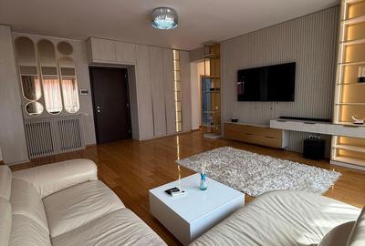 Apartament cu 3 camere, mobilat în Nord