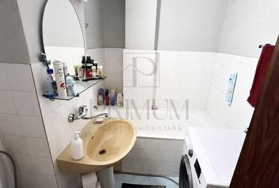Apartament cu 4 camere decomandat în Mircea cel Bătrân