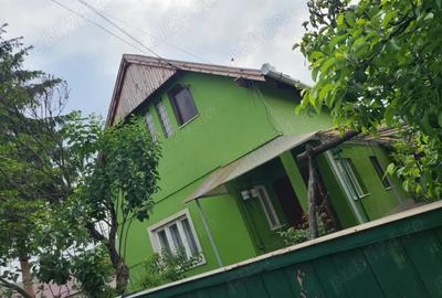 Casă cu Teren 1000 Mp în Central