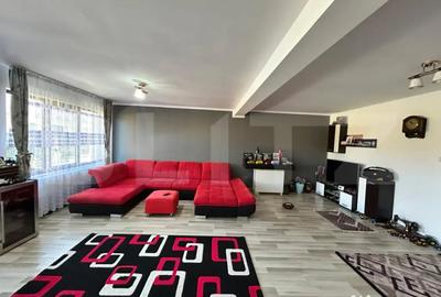 Casă cu 4 camere cu Teren 300 Mp în Central - 2