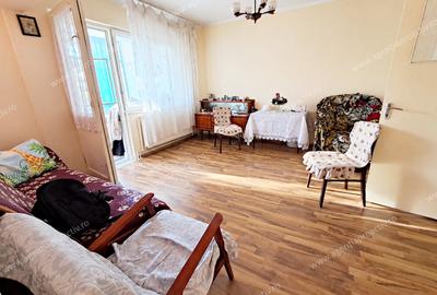 Apartament cu 4 camere decomandat în Micro 39