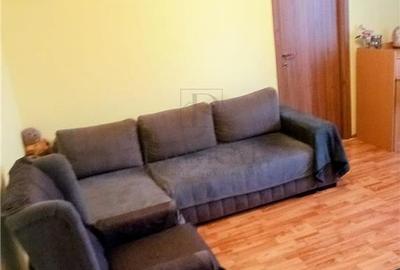 Apartament cu 2 camere semidecomandat, mobilat în Dacia