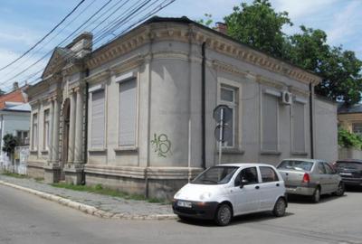 Casă cu 4 camere cu Canalizare în Apollo