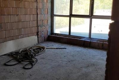 Casă cu Teren 2290 Mp în Gârleni - 5
