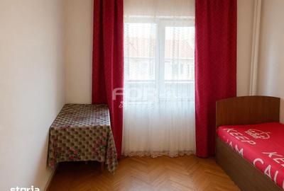 Apartament cu 3 camere decomandat în Central