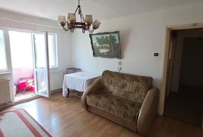 Apartament cu 2 camere semidecomandat în Mioriței