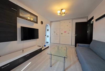 Apartament cu 2 camere semidecomandat, mobilat în Politehnica