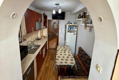 Apartament cu 3 camere în Trivale