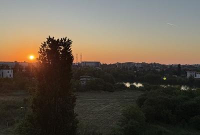 Apartament cu 4 camere decomandat, mobilat în Grivița