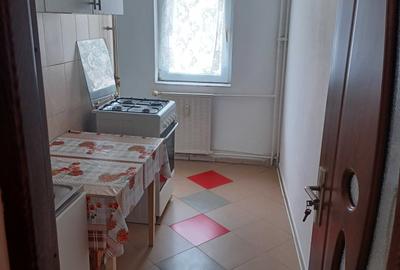 Garsonieră decomandată în Eroilor