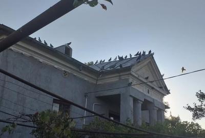 Casă cu 4 camere cu Teren 2600 Mp în Dioști - 1