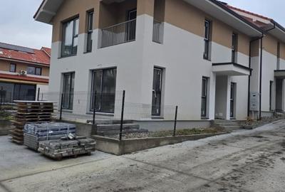 Duplex cu 5 camere cu Canalizare în Chinteni - 2