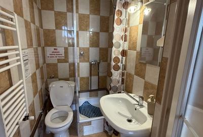 Casă cu 8 camere cu Teren 500 Mp în Central