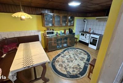 Casă cu 4 camere cu Teren 350 Mp în Muncitoresc
