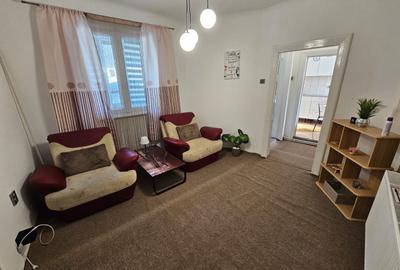 Apartament cu 2 camere semidecomandat, mobilat în Ultracentral