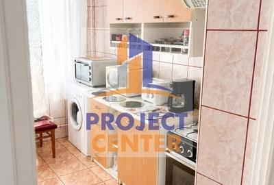 Apartament cu 2 camere semidecomandat în Craiovei