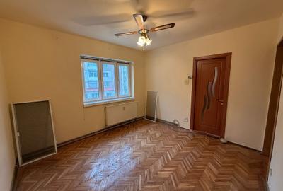 Apartament cu 3 camere circular în Minerul - 9
