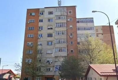 Apartament cu 3 camere decomandat în Exterior Vest