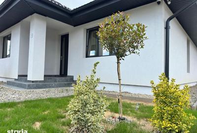 Casă cu 4 camere cu Teren 450 Mp în Central - 1