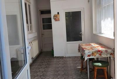 Casă cu 4 camere cu Teren 933 Mp în Central