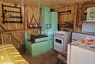 Casă cu 2 camere cu Teren 1150 Mp în Boțești