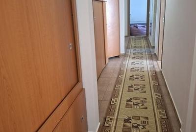 Apartament cu 3 camere decomandat în Ștrand