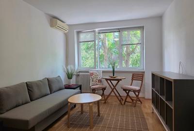 Apartament cu 2 camere semidecomandat, mobilat în Iancului