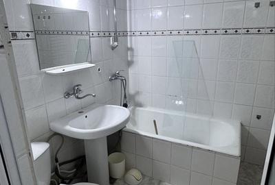 Apartament cu 4 camere decomandat în Exterior Vest