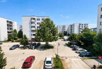 Apartament cu 3 camere semidecomandat, mobilat în Băneasa - 1