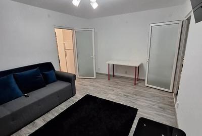 Apartament cu 2 camere decomandat în Calea București