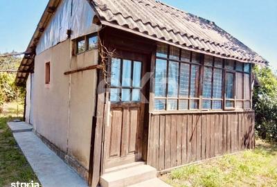 Casă cu 2 camere cu Teren 498 Mp în Humele