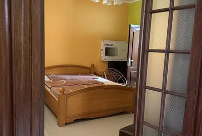 Apartament cu 3 camere decomandat în Central - 1