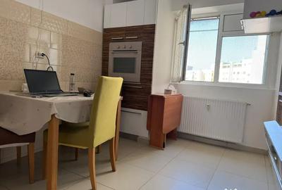 Apartament cu 3 camere decomandat în Mihai Bravu