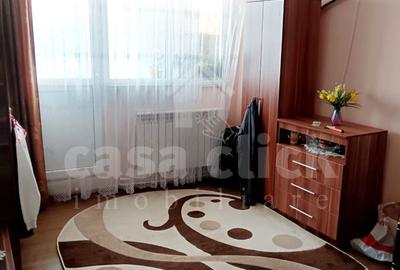 Apartament cu 2 camere decomandat în Micro 17