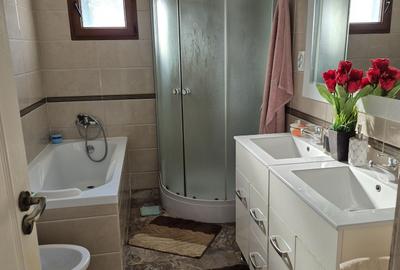 Casă cu 3 camere cu Teren 1000 Mp în Central - 2