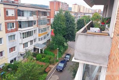 Apartament cu 3 camere semidecomandat în Est - 8